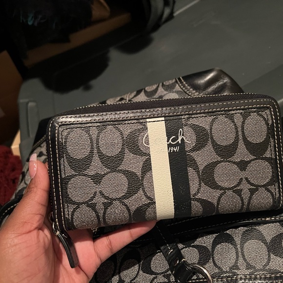 Coach purse that I bought years ago. Gently used. Time to rotate out. - Picture 3 of 3